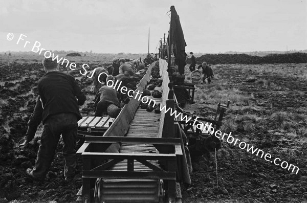 CLONSAST WINNING PEAT (TURF) BY MACHINE